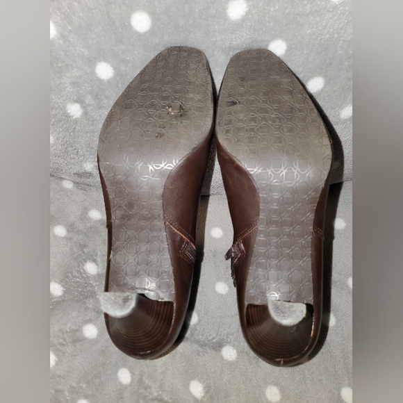 Gently loved Nine West high heeled ankle boots, with accent buckle - Picture 9 of 15